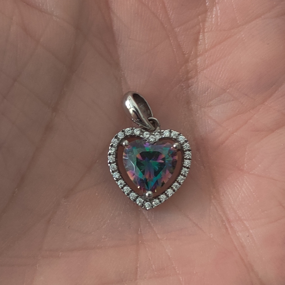 Sterling silver 925 heart pendant. Great condition